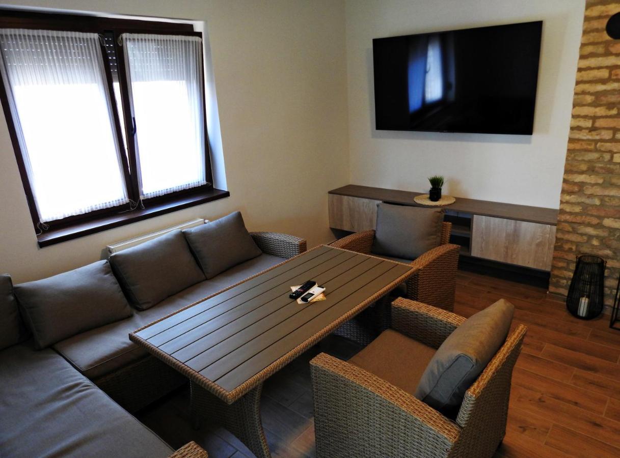 Kukorica Csarda Apartman 2 Balatonujlak Exterior foto