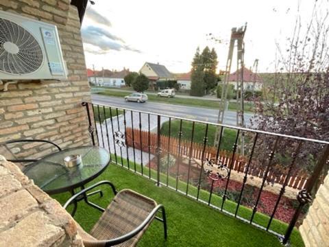 Kukorica Csarda Apartman 2 Balatonujlak Exterior foto